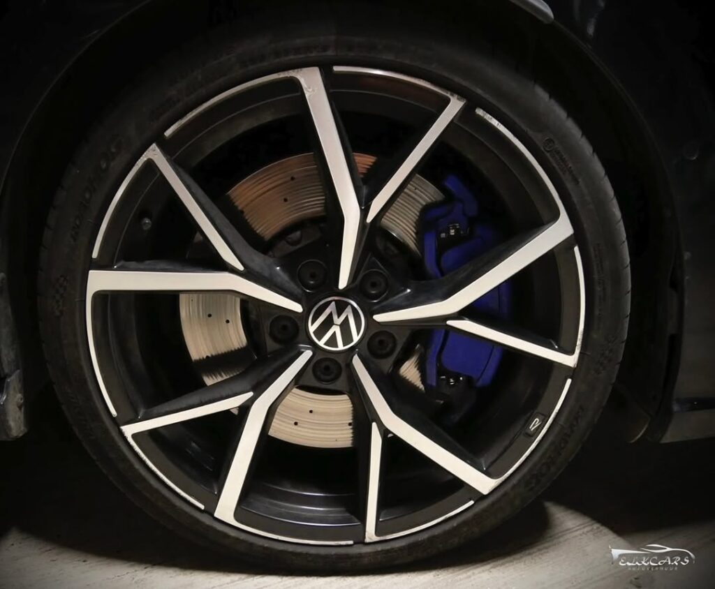 Volkswagen Golf R 4Motion